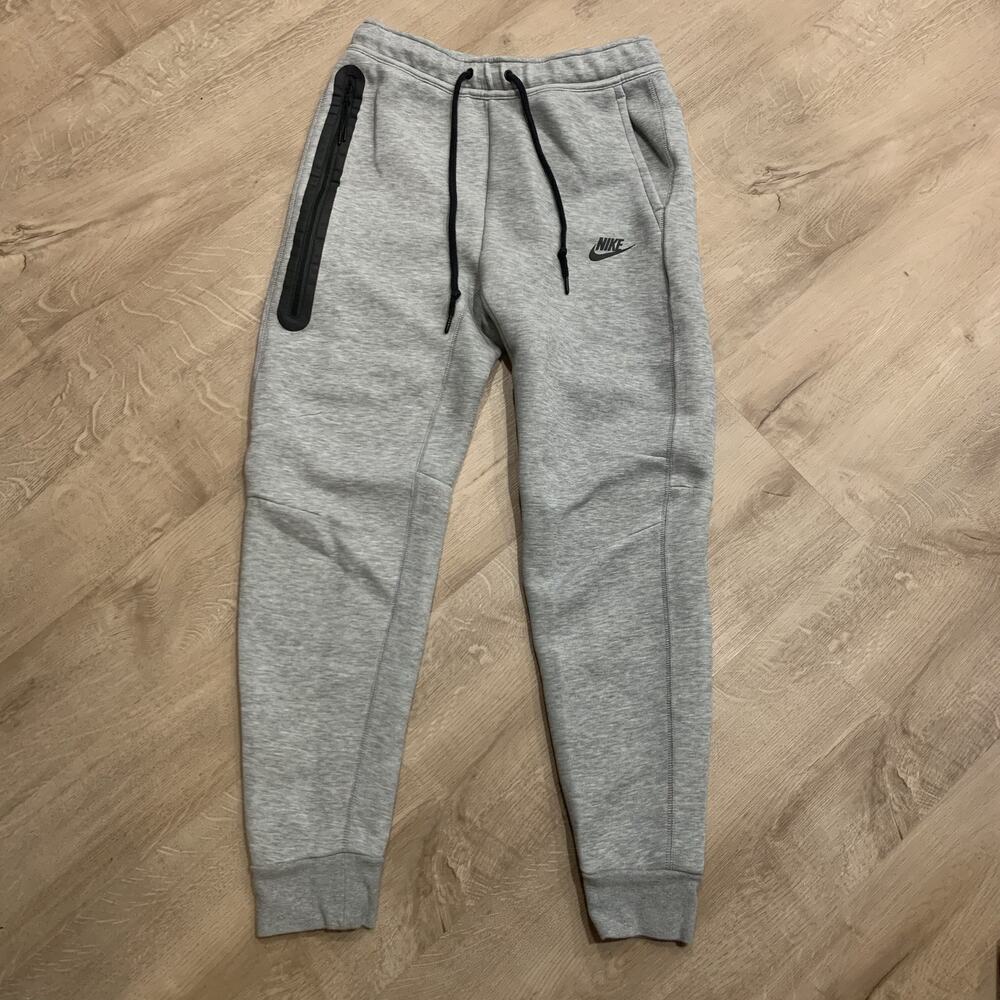 Nike Sportswear Tech Fleece Joggers Pants Men's Small S Gray Slim-Fit FB8002-063